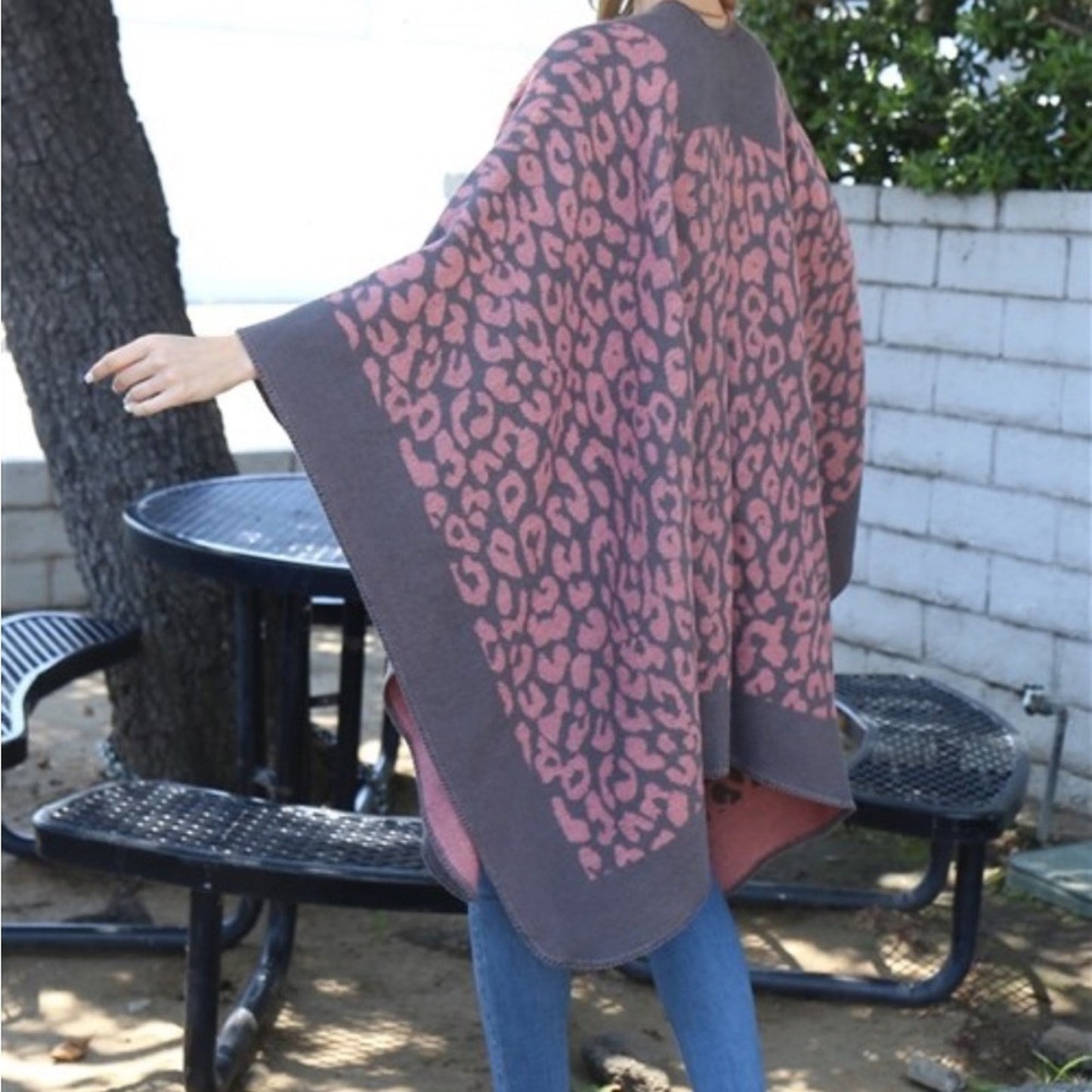Women’s Leopard Print Ruana in Grey/Pink.