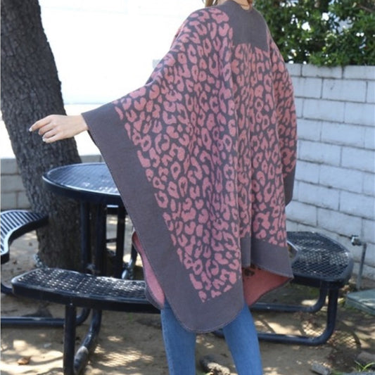 Women’s Leopard Print Ruana in Grey/Pink.